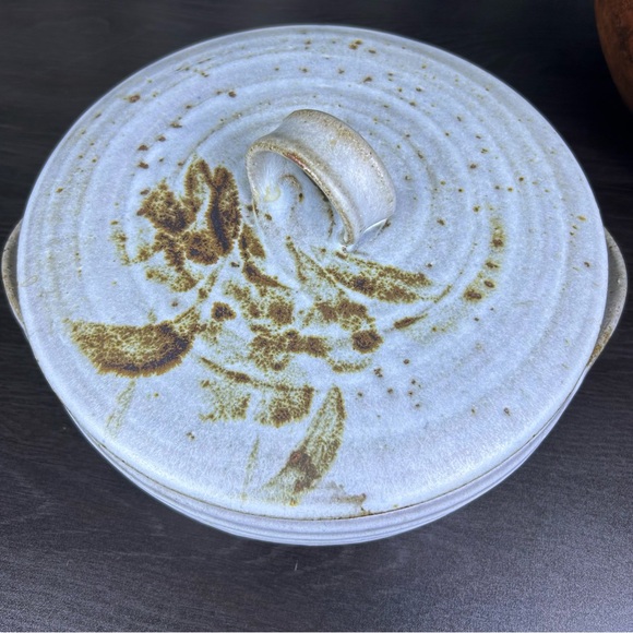 Signed Studio Pottery Lidded Casserole 10.5 Inch Stoneware Serving Dish Pristine - Picture 3 of 12
